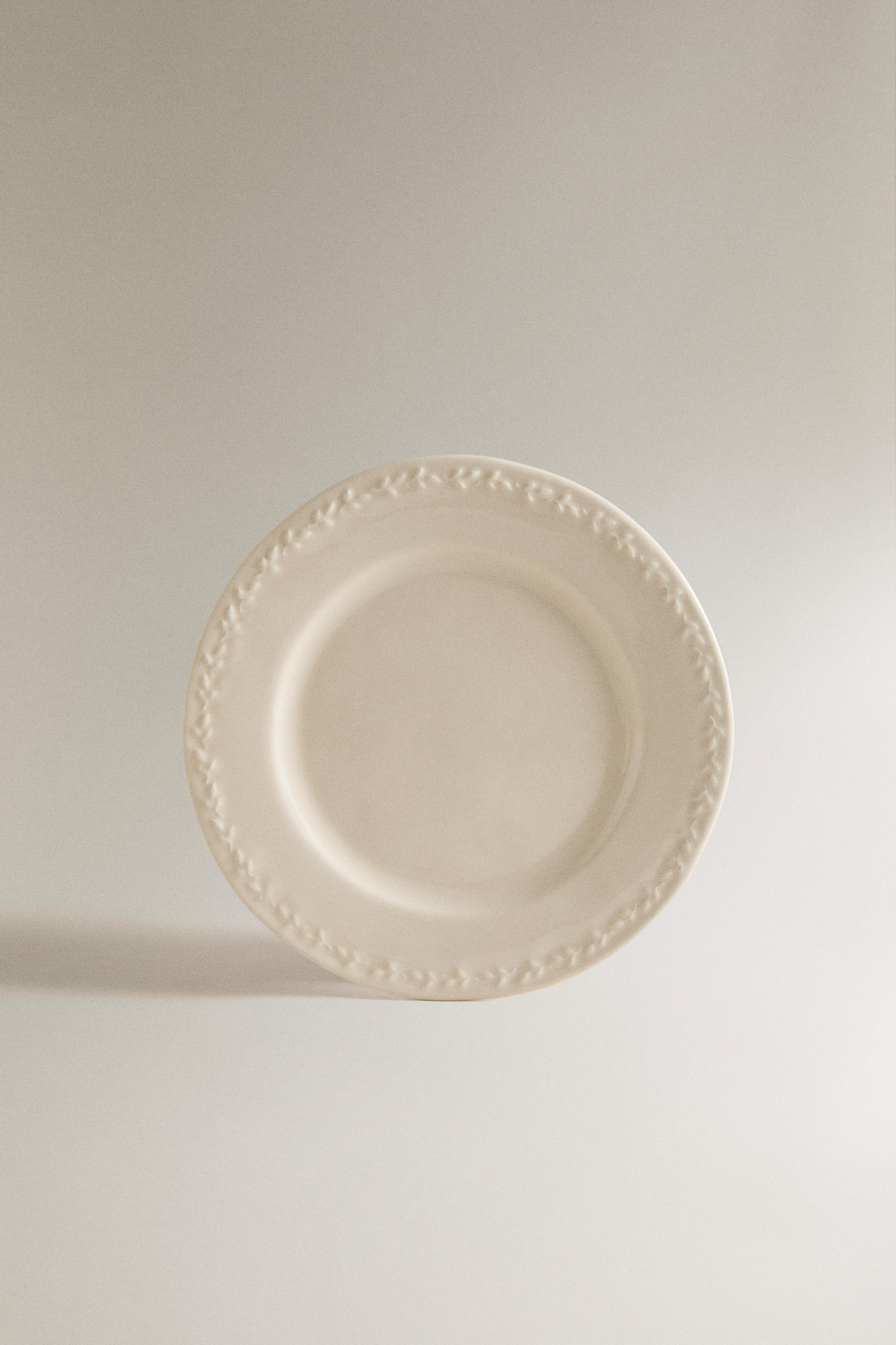 EARTHENWARE DESSERT PLATE WITH RAISED BORDER